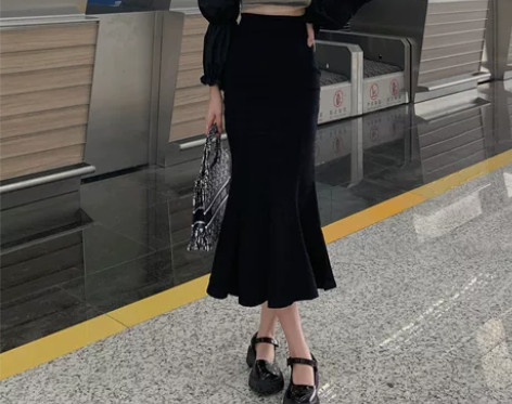 包臀牛仔半身裙女2022秋冬新款法式高腰黑...