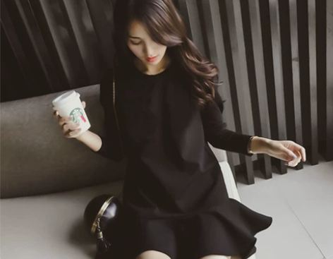 大码女装春秋宽松内搭小黑裙长袖打底鱼尾裙显...