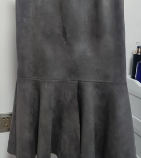 鹿皮绒鱼尾裙，实体店600多买的，穿的不多...