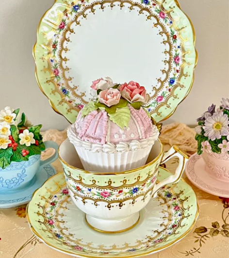 手绘重金，美丽优雅的英国名瓷安兹丽Ayns...