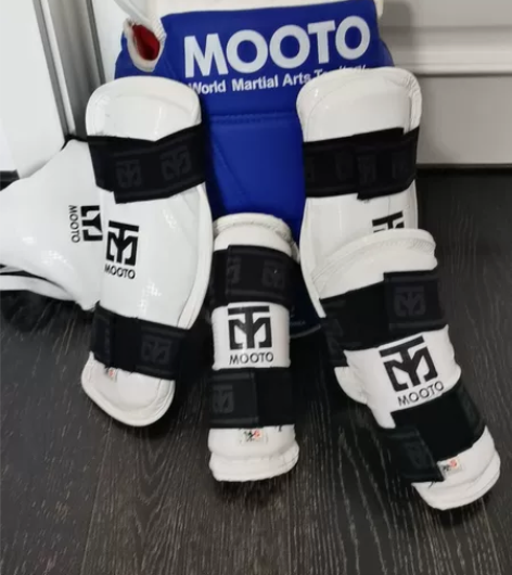 儿童跆拳道MOOTO护具S码  八成新，正...