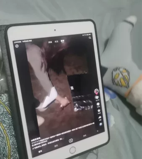 自用特价急出！ iPad min3.64G...