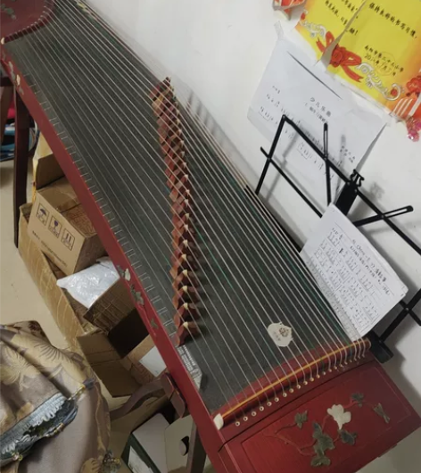 古筝买来没怎么用，占地便宜出。 感兴趣的话...