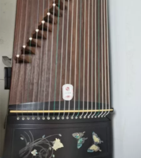 中弘古筝，自用几次，现今闲置便宜出让，有配...