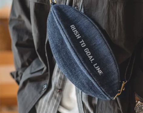 马登工装日系复古牛仔布大容量斜挎橄榄球包字...