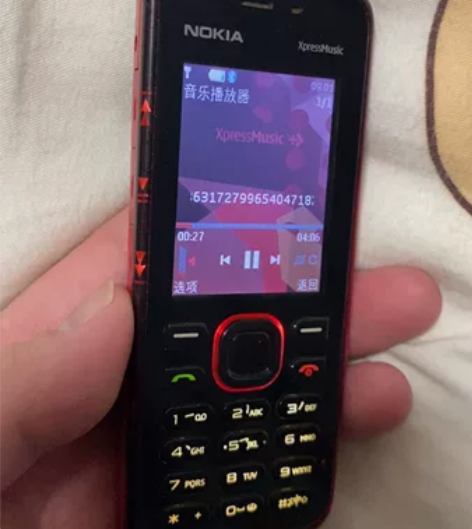 诺基亚5220音乐手机，老东西，无拆修，后...