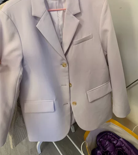 穿过一次的西服。版型贼正。400多买的  ...