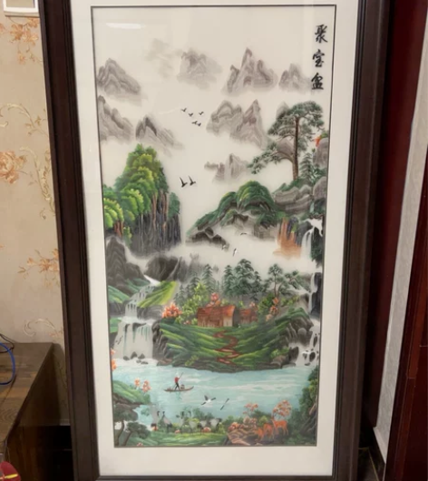 装饰画，刺绣画。出售刺绣画一幅，看图，实木...