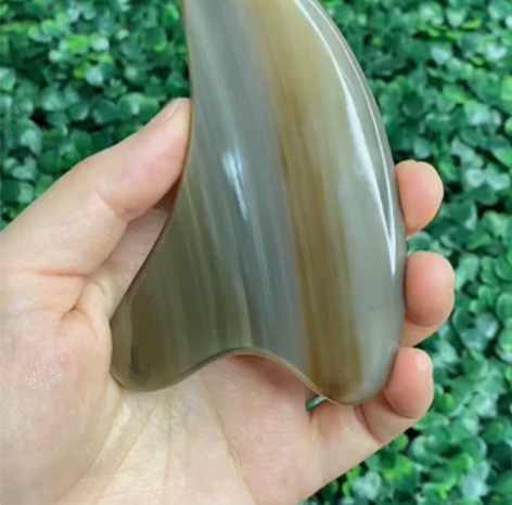 8mm厚度天然牦牛角三角板刮痧板（330号...