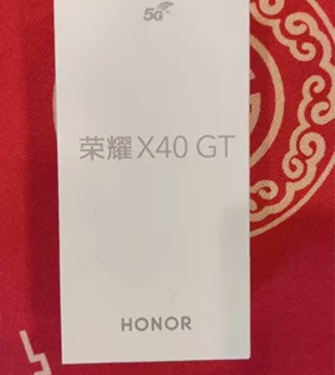 出一台荣耀x40gt 8+256全网通5g...