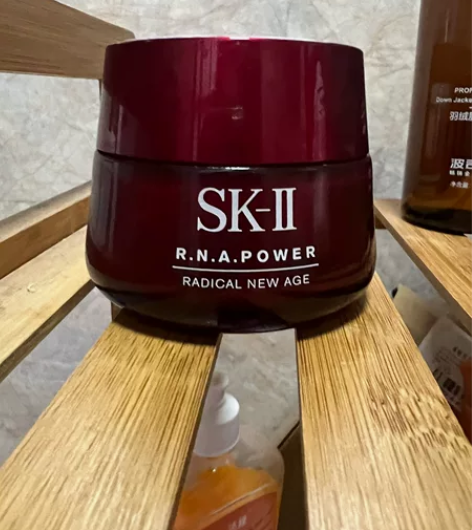 大红瓶面霜 感兴趣的话点“我想要”和我私聊...