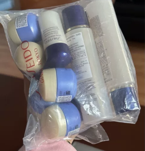 资生堂悦薇面霜15ml 柜台买东西柜姐送的...