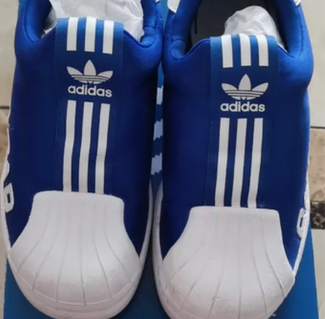 阿迪运动鞋，8成新。29码，二手不退不换。...