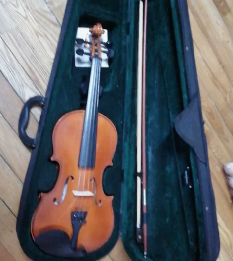 这是一把原上海提琴厂生产的出口欧洲的小提琴...