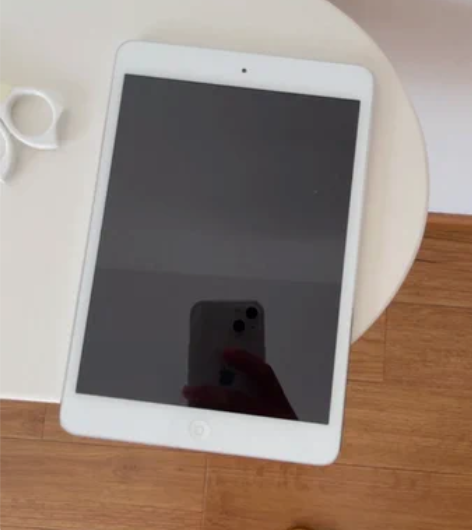iPad mini1  16G ，自己保护...