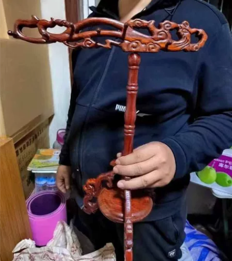 红檀木祥云笔架，红木毛笔挂，占地空间小，关...