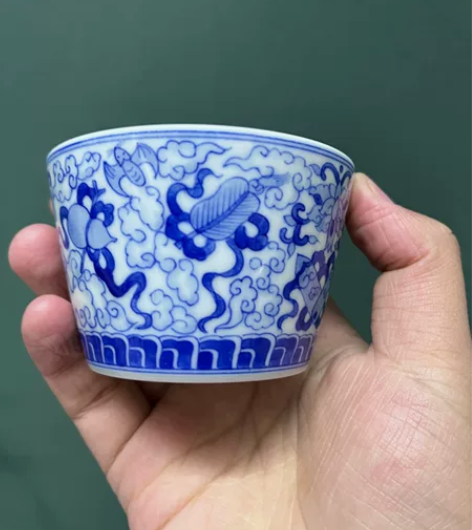 景德镇青花柴窑缠枝莲八宝直升杯 容量150...