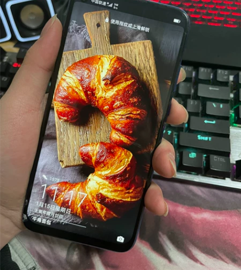 华为nova5i，8加128边角屏幕碎裂正...