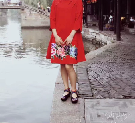 红色民族风及膝裙子 西塘旅游买的，很好看，...