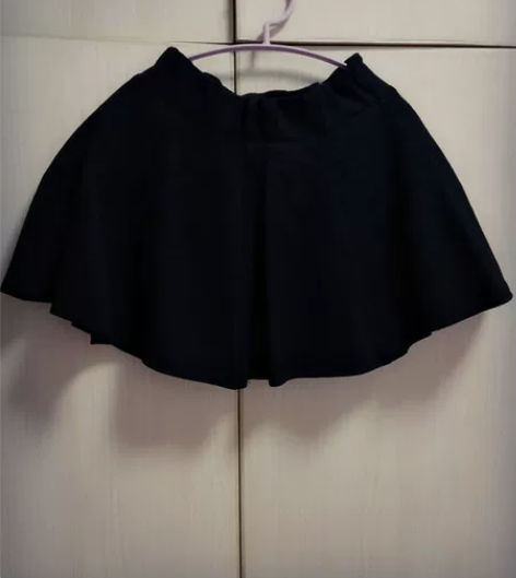 质感西装面料a字超短裙 9新，其实跟全新没...