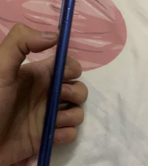 三星a8s 128内存 功能正常 有磕碰细...