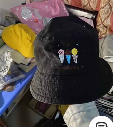 两顶渔夫帽，超可爱 买来戴过几次，仅拍照使用