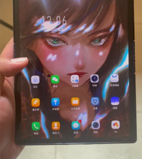 柔宇一代 后盖九新屏幕有黑点一个稍微大点的...