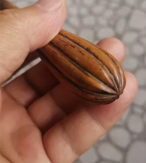 老黄杨木二胡配件一只!刻工精美,包浆浑厚,...