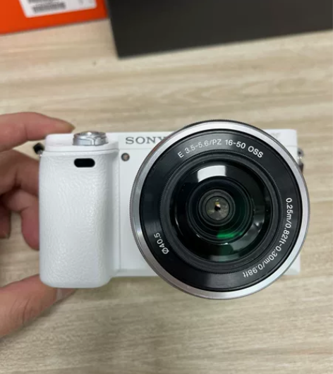 索尼A6000 16-50套机微单 带wi...
