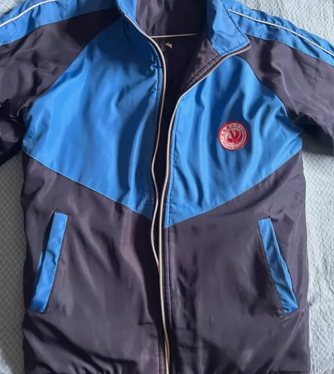 出景德镇一中冬季加厚校服 感兴趣的话点“我...