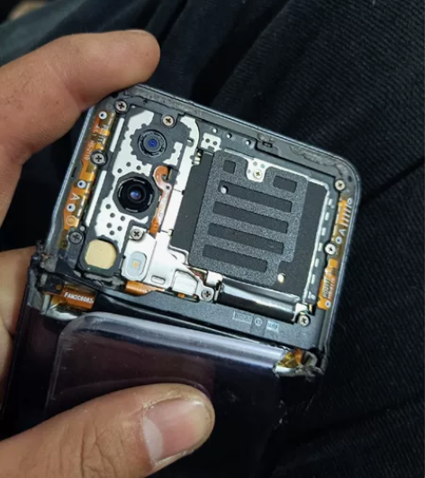 vivo   y53s标签动过，不清楚有无...