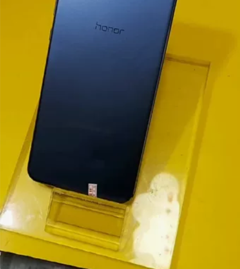 华为荣耀v10，6十64g  ，上海同城可...