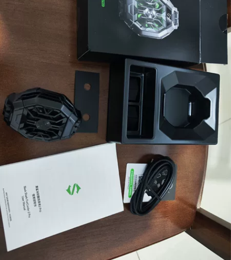 黑鲨散热背夹2Pro，买了半年，因为换了手...