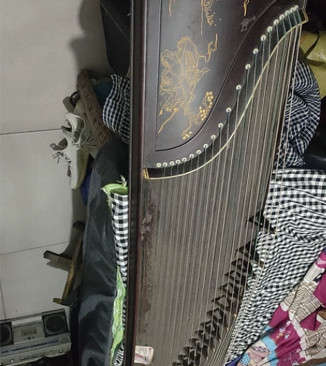 国韵古筝带支架，闲置物品便宜处理，只限自提...