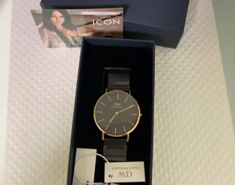 DW全新手表，男款，42mm表盘。 感兴趣...