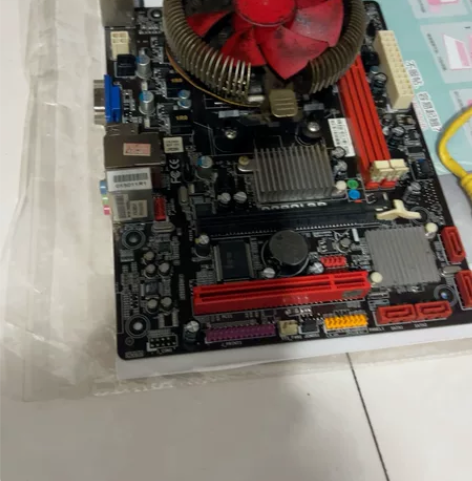 电脑主板 感兴趣的话点“我想要”和我私聊吧～