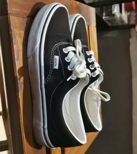 vans板鞋贱价出~ 得物入手,鞋太多除了...