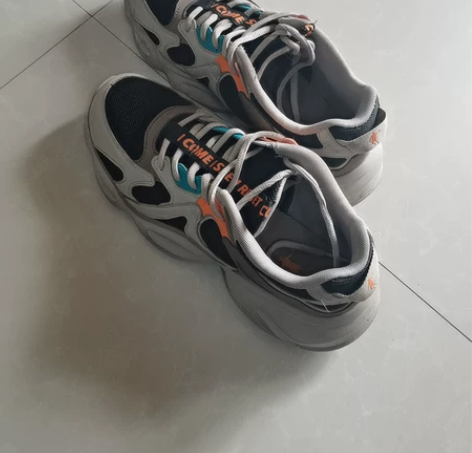 乔丹运动鞋。41码。 二手物品一经售出不退...