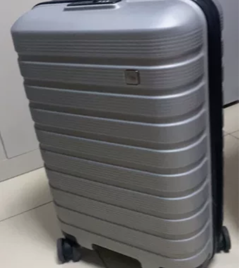 北京金台路附近自提 爱华仕行李箱18寸 长...