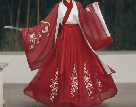 云芳晴月殊仙汉服女中国风正品原创刺绣交领齐...