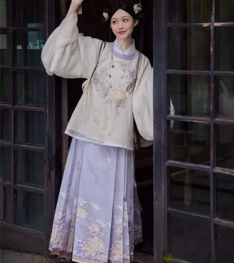 明制汉服，七月夕，全新带吊牌，全套s码。 ...