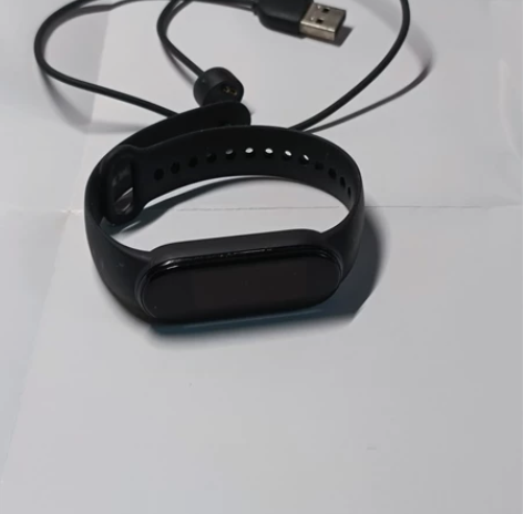 小米手环5nfc版，带充电线，功能一切正常...