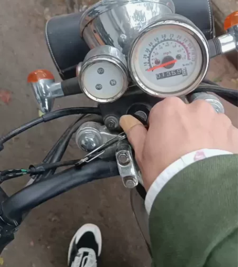 割舍，三鑫125小咖啡，必须过户。虽然舍不...