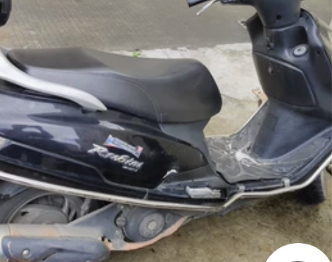 铃木红宝女装踏板摩托车，8年多 感兴趣的话...