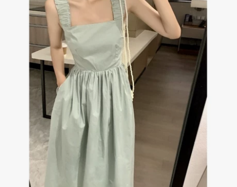 度假风吊带连衣裙女夏季装法式收腰长裙小众独...