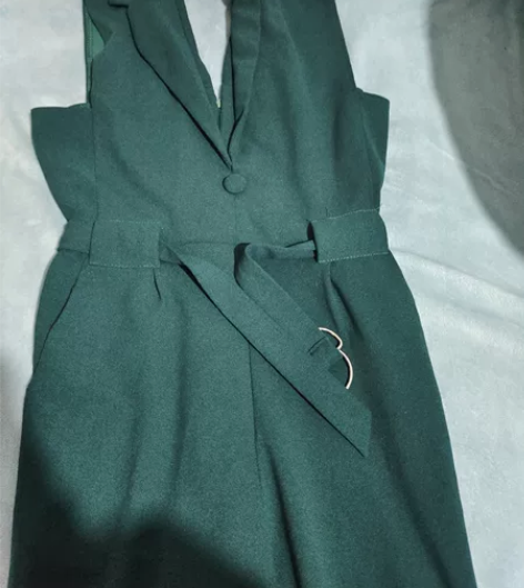 孔雀绿连体裤，m码，偏小一码，我156cm...