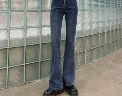 【狂欢价】深蓝色高腰微喇牛仔裤秋季2021...