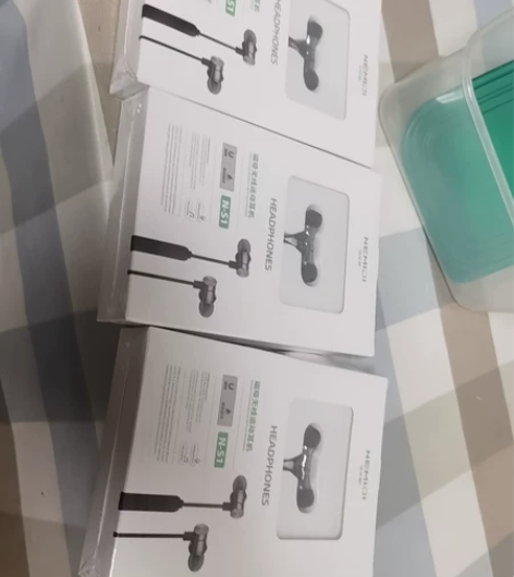 诺米迪磁吸无线蓝牙运动耳机,全新未拆封,售...