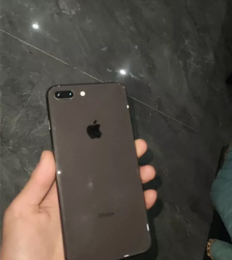 苹果8plus,64g,13.6老系统,续...