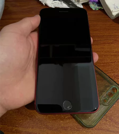 出售 8Plus 64G 几乎全新 苹...